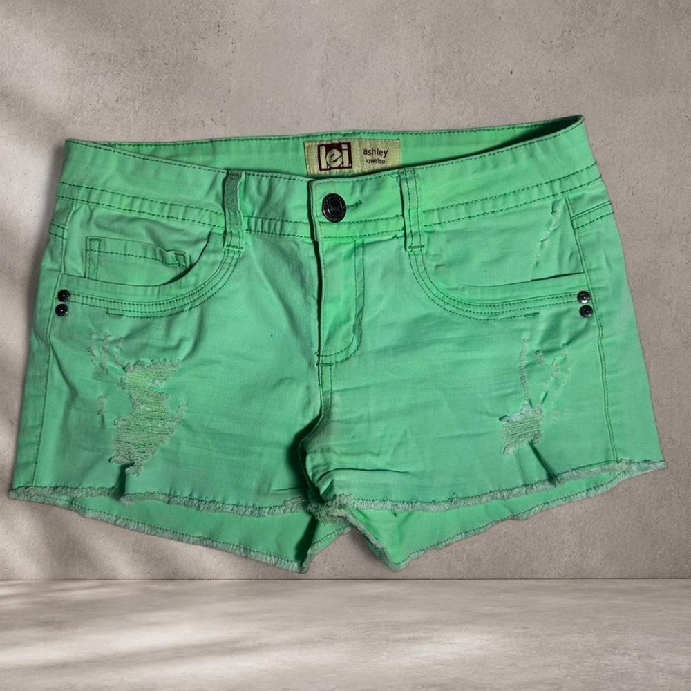 Lei green low rise shorts